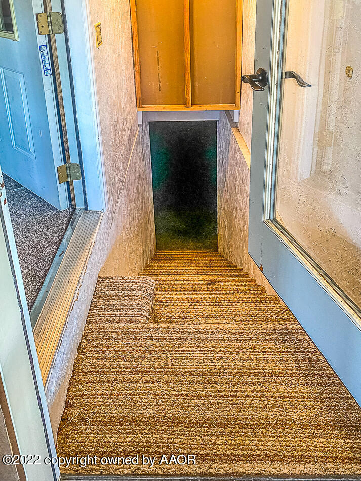 8780 County Line Road Fritch, TX 79036 - Photo 28 of 48 a view of balcony