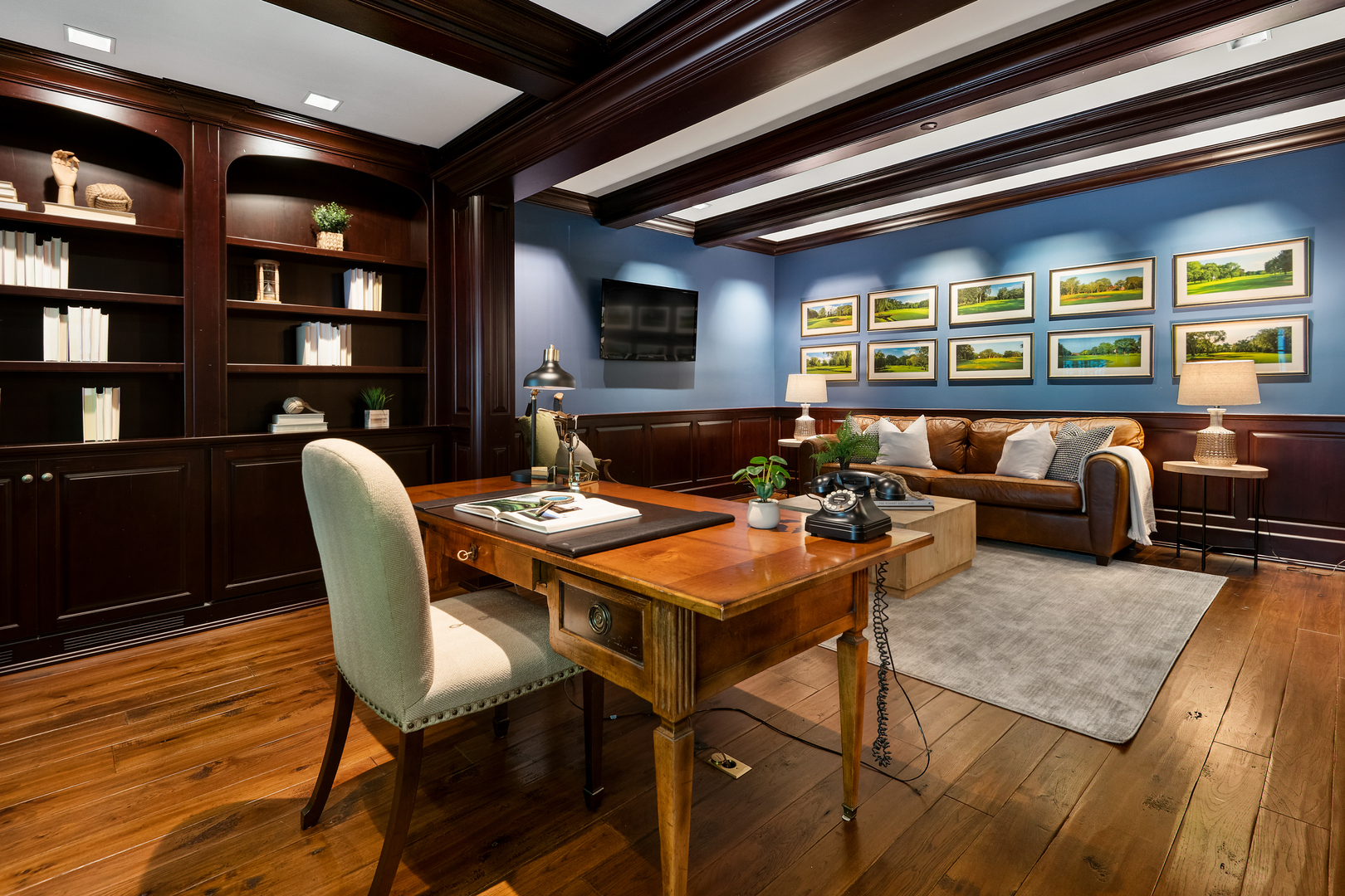 446 West Huron Street Chicago, IL 60654 - Photo 4 of 45 a view of a dining room with furniture