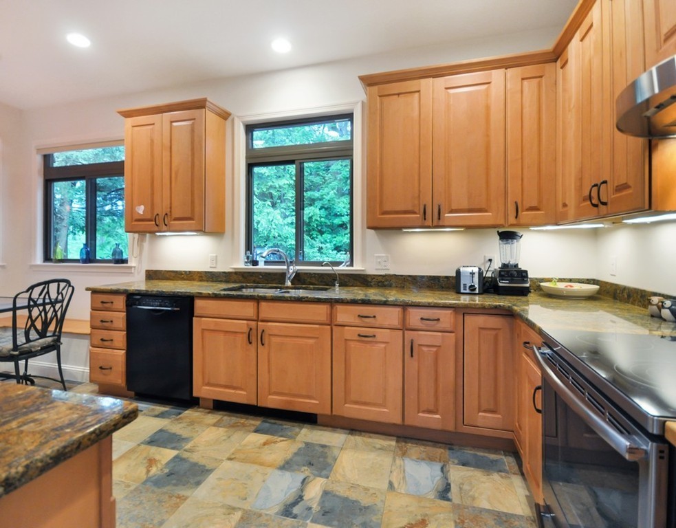 13 Old Concord Road Lincoln, MA 01773 - Photo 3 of 17
