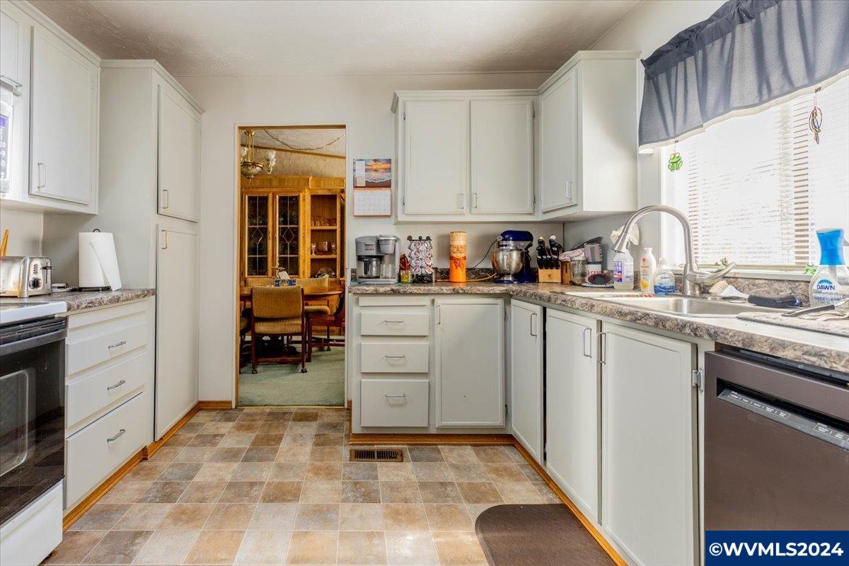 1602 Northeast Riverside Drive, Unit 32 McMinnville, OR 97128 - Photo 20 of 46
