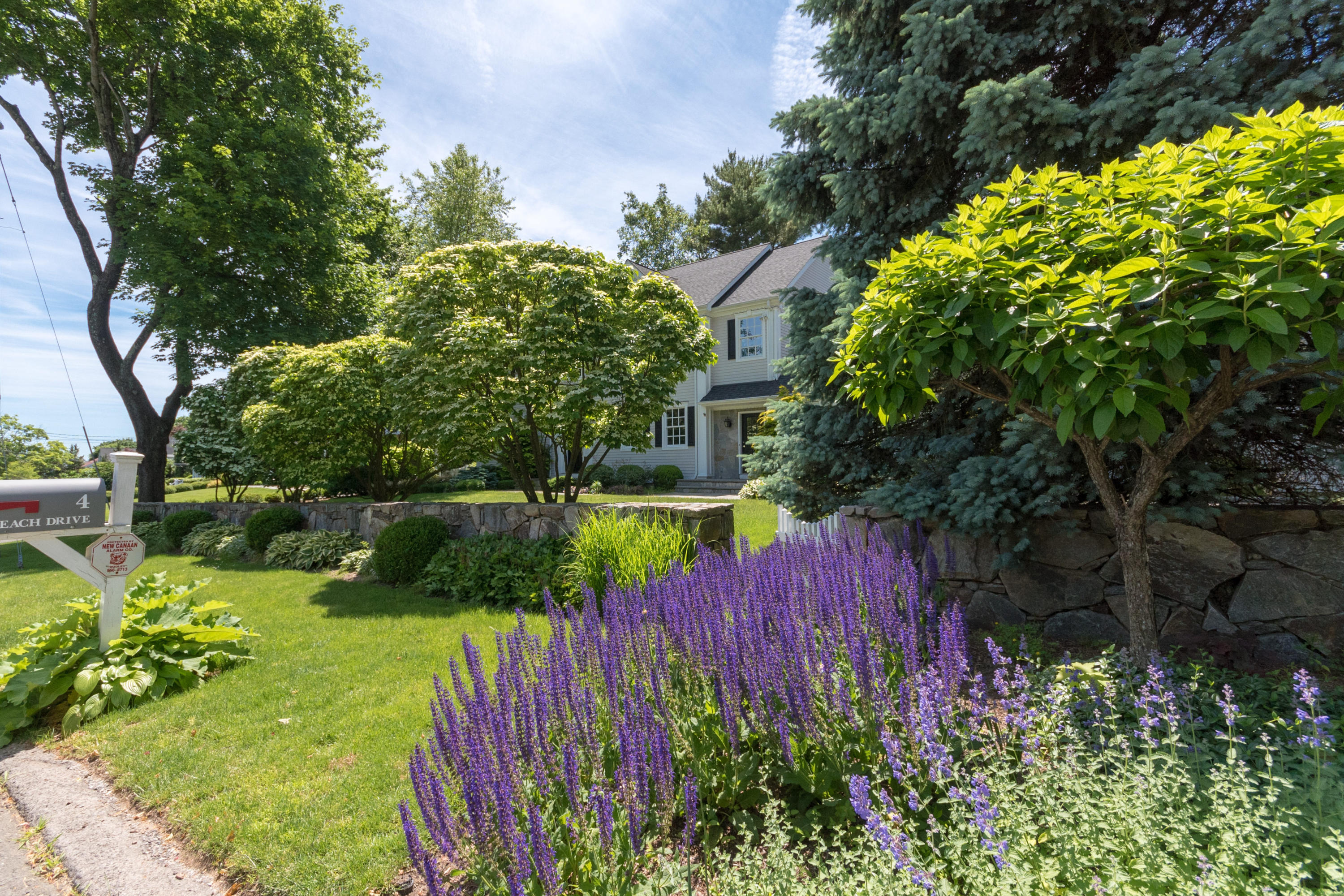 4 Beach Drive Darien, CT 06820 - Photo 38 of 47 a view of a backyard