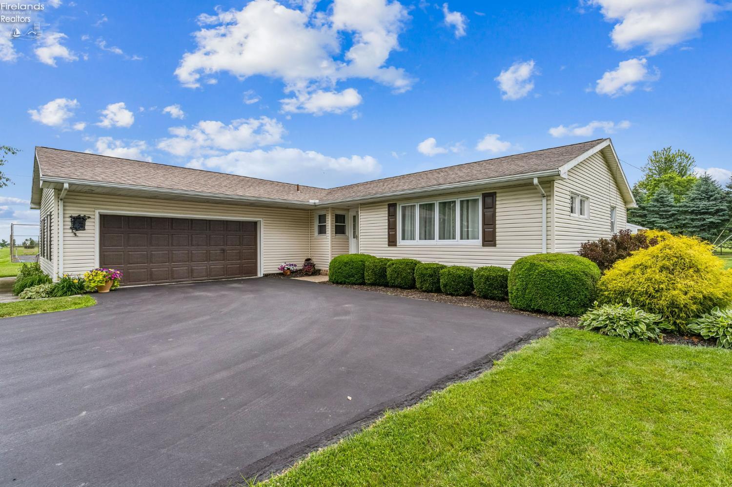 175 Jackson Street Cygnet, OH 43413 - Photo 2 of 32 Gallery Image 2