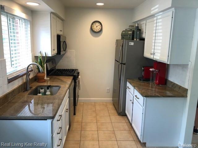 485 Miller Avenue, Unit 15 Rochester, MI 48307 - Photo 2 of 12