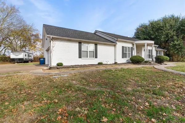 $409,900 | 408 Gaddy Street, Farmersville, TX 75442