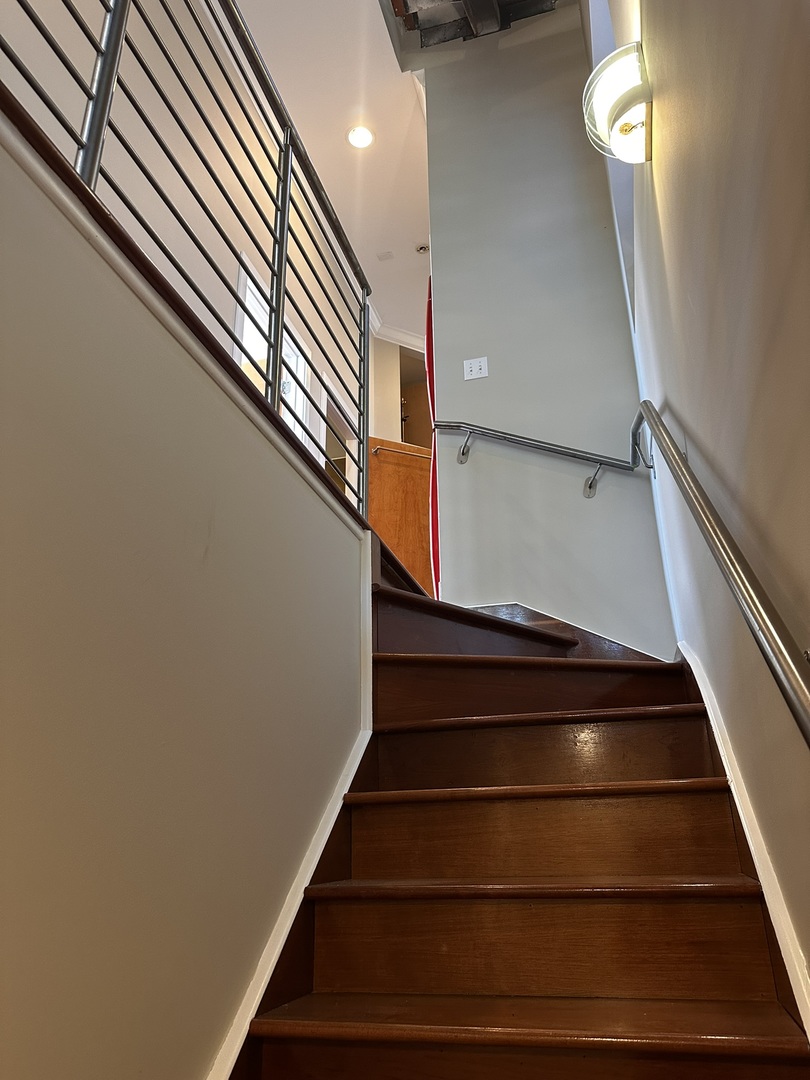 1516 West 19th Street, Unit 3 Chicago, IL 60608 - Photo 5 of 26