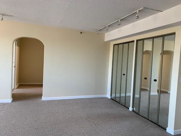 $3,300 | 1731 Beacon Street, Unit 1213, Brookline, MA 02445