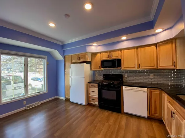$3,298 | 64 Roundtree Court, Beacon, NY 12508