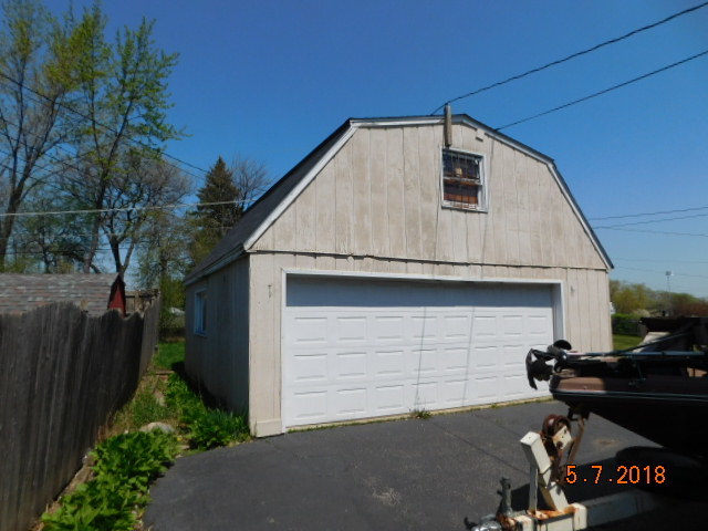 726 Terry Road Glendale Heights, IL 60139 - Photo 11 of 27 a view of backyard of house