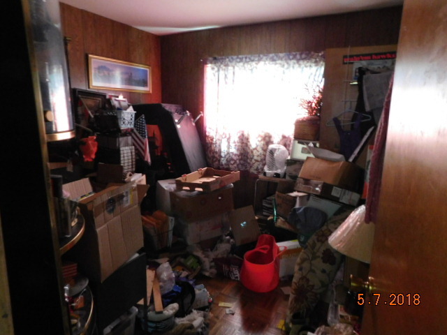 726 Terry Road Glendale Heights, IL 60139 - Photo 20 of 27 a room with musical instruments