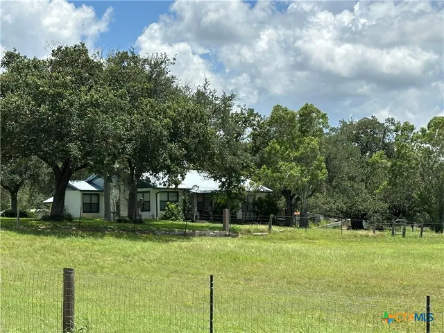 $380,000 | 725 Post Oak Road, Goliad, TX 77963