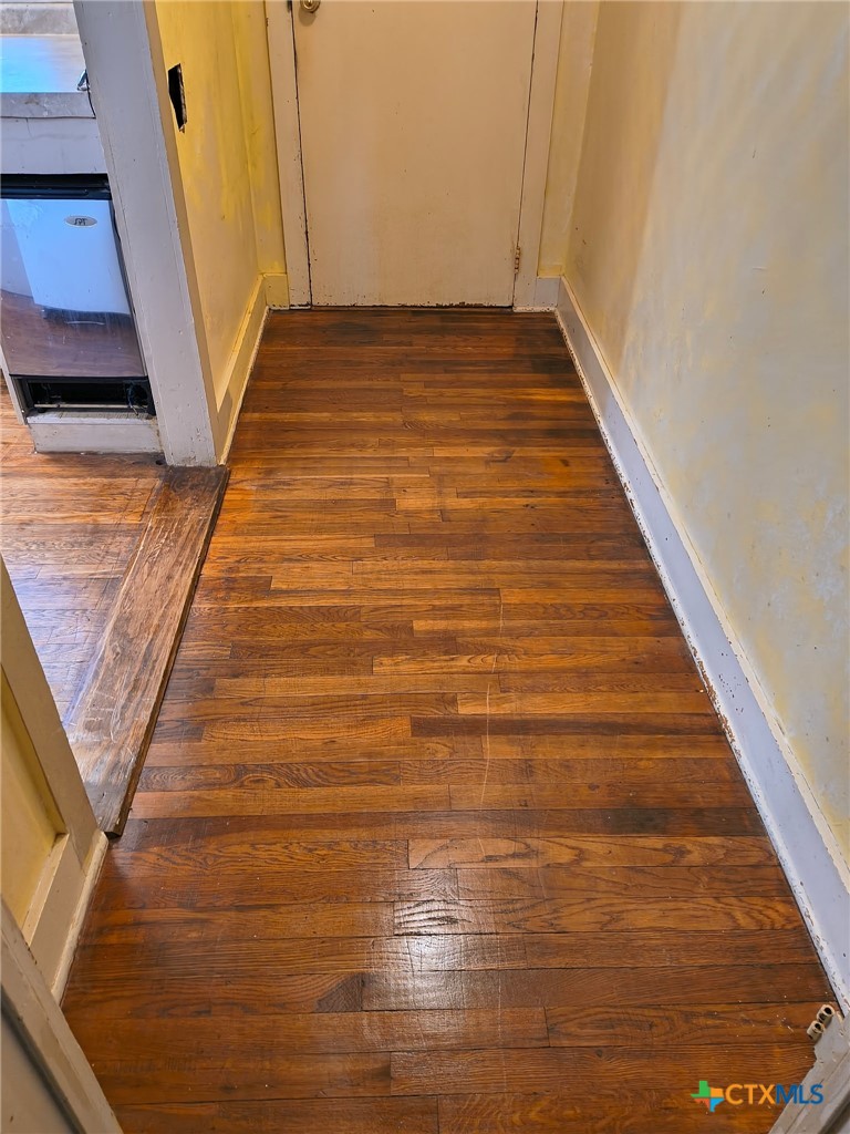 725 Post Oak Road Goliad, TX 77963 - Photo 12 of 21 a view of an entryway