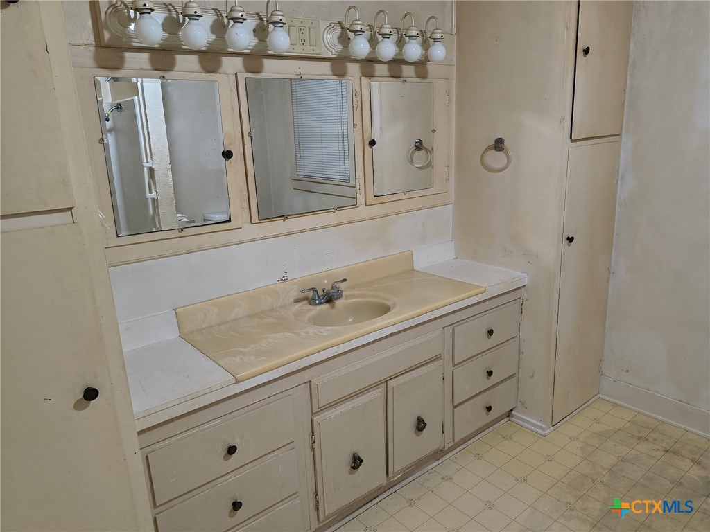 725 Post Oak Road Goliad, TX 77963 - Photo 15 of 21