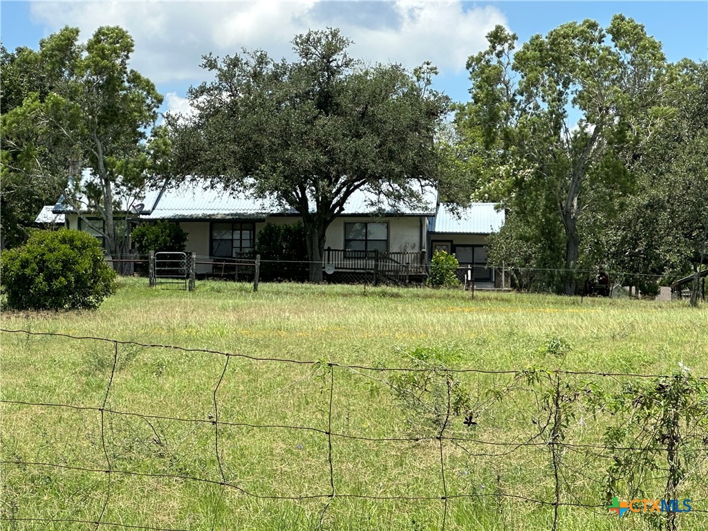 725 Post Oak Road Goliad, TX 77963 - Photo 2 of 21