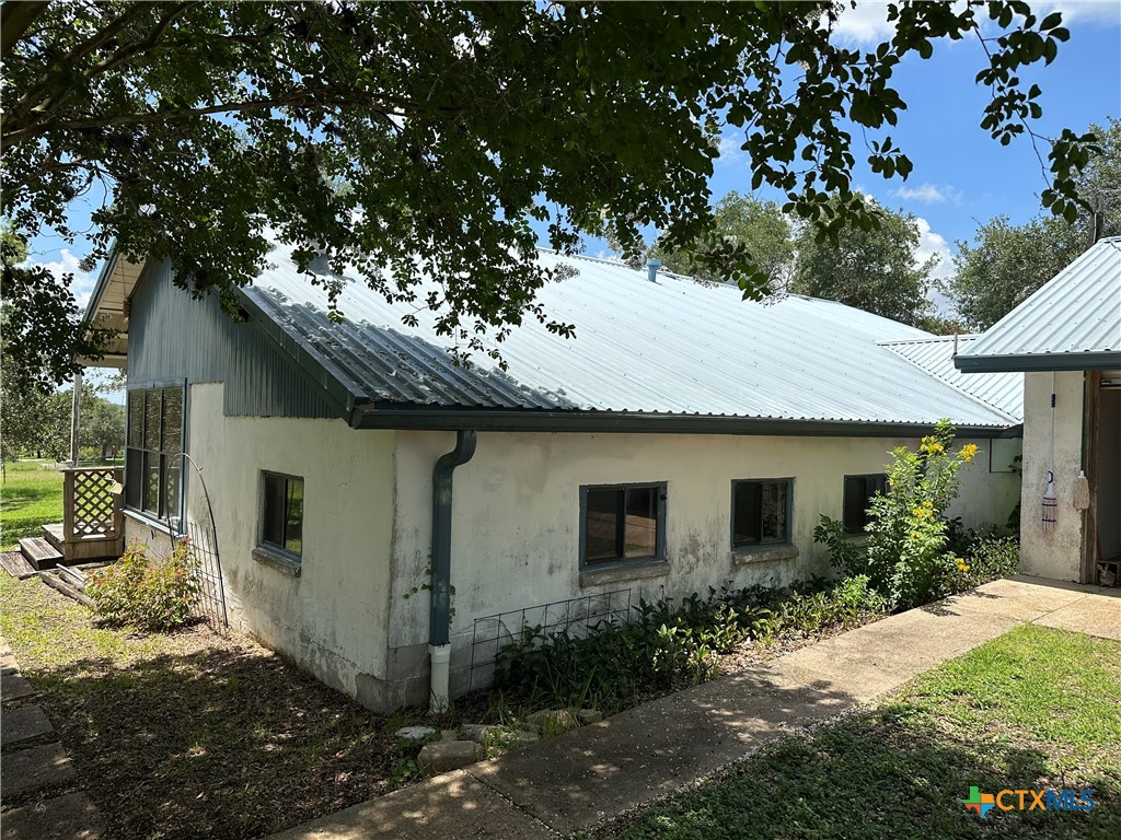 725 Post Oak Road Goliad, TX 77963 - Photo 3 of 21