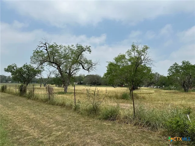 $380,000 | 725 Post Oak Road, Goliad, TX 77963