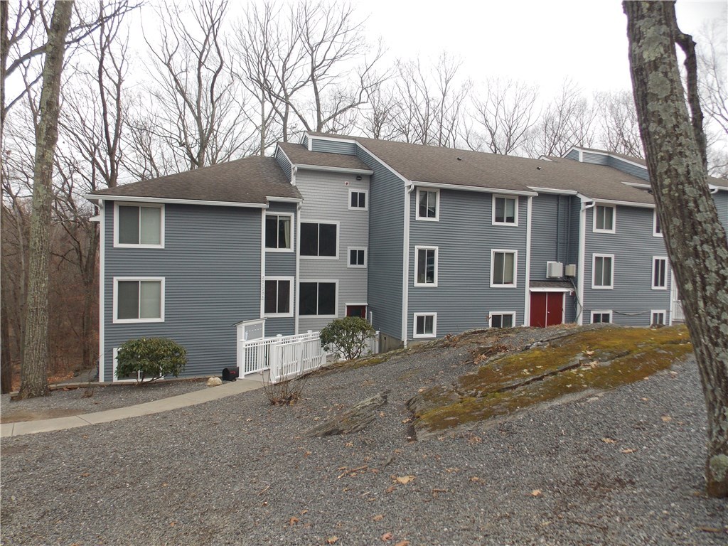 5 Wake Robin Road, Unit 202 Lincoln, RI 02865 - Photo 2 of 16