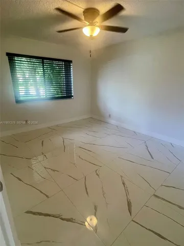 $2,500 | 403 Lakeview Drive, Unit 106, Weston, FL 33326