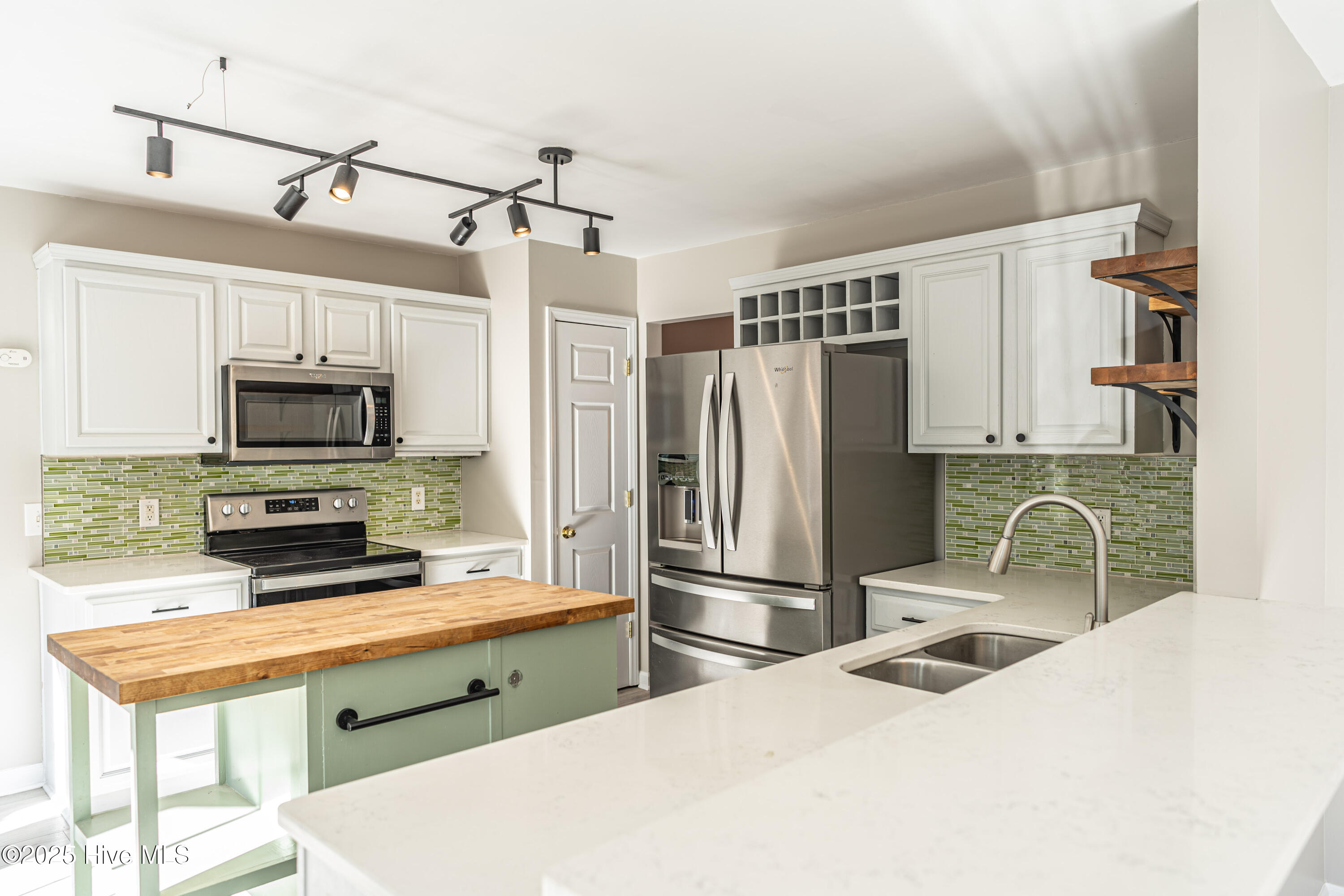 130 Covenant Road Whispering Pines, NC 28327 - Photo 5 of 41 DSC02053