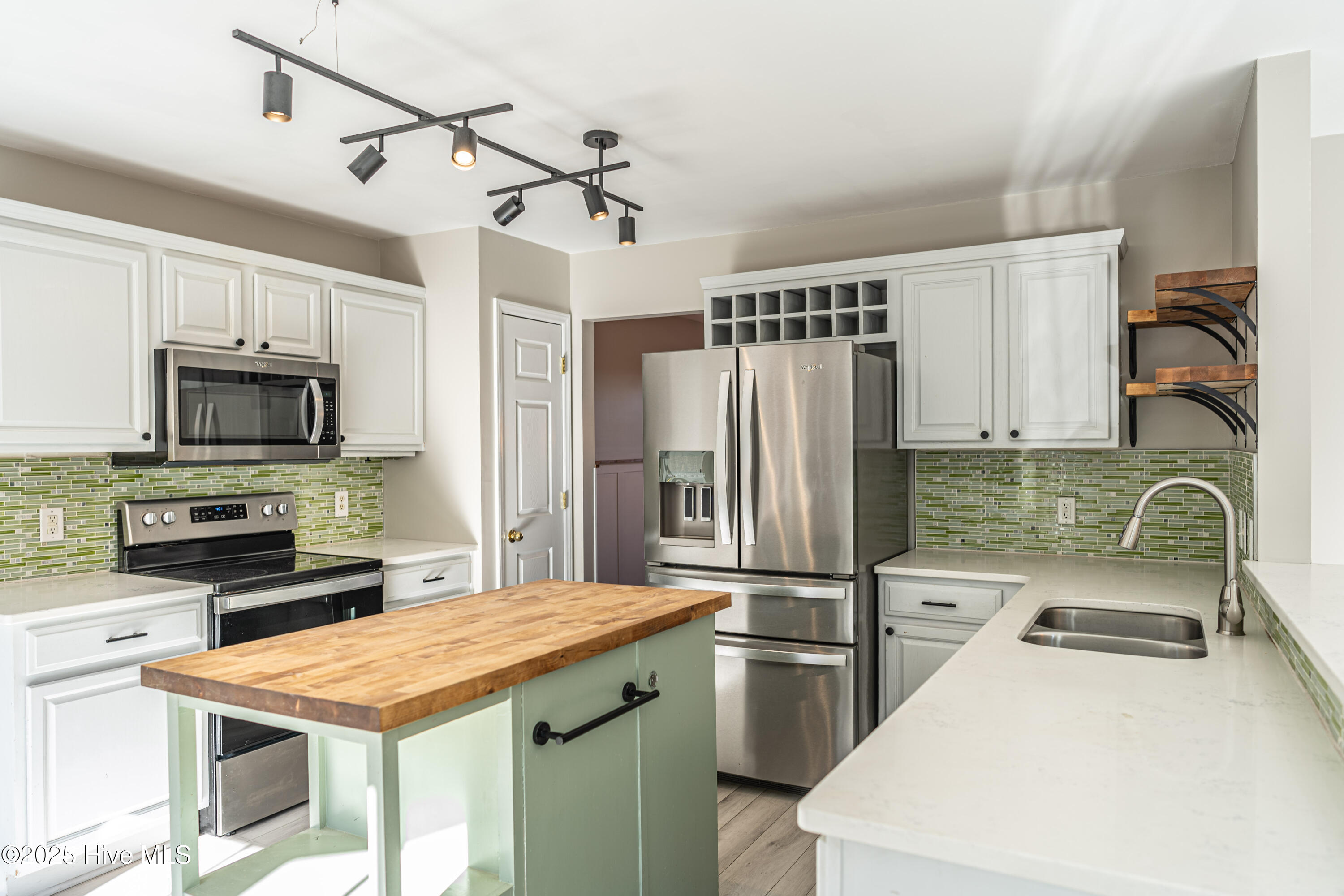 130 Covenant Road Whispering Pines, NC 28327 - Photo 6 of 41 DSC02054