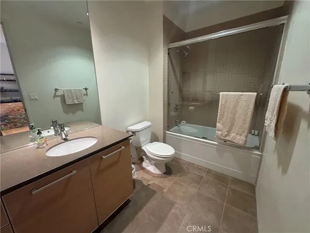 $3,800 | 801 South Grand Avenue, Unit 2203, Los Angeles, CA 90017