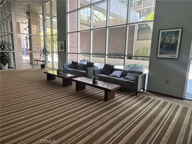 $3,800 | 801 South Grand Avenue, Unit 2203, Los Angeles, CA 90017