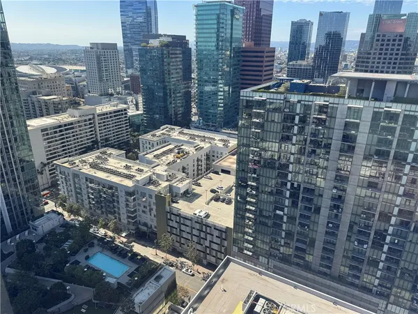 $3,800 | 801 South Grand Avenue, Unit 2203, Los Angeles, CA 90017