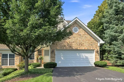 $615,000 | 194 Red Top Drive, Libertyville, IL 60048