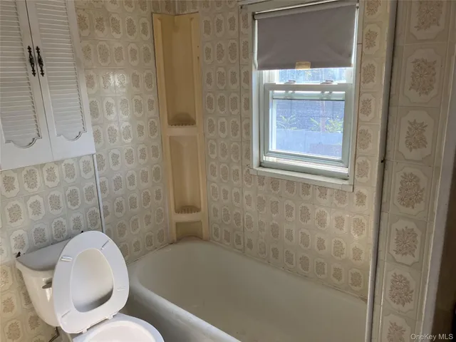 $789,000 | 24302 Superior, Floral Park, NY 11001