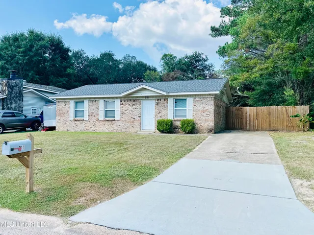 $162,000 | 211 Barbara Circle, Ocean Springs, MS 39564