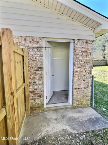 $162,000 | 211 Barbara Circle, Ocean Springs, MS 39564