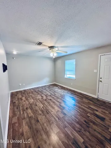 $162,000 | 211 Barbara Circle, Ocean Springs, MS 39564