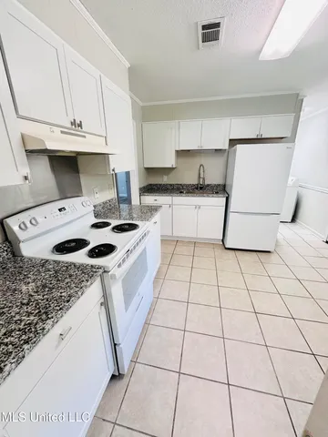 $162,000 | 211 Barbara Circle, Ocean Springs, MS 39564