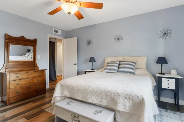 $305,500 | 348 County Road B, Unit 8, Fontana, WI 53125