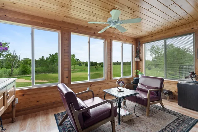 $305,500 | 348 County Road B, Unit 8, Fontana, WI 53125