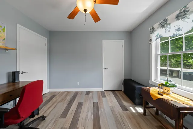 $305,500 | 348 County Road B, Unit 8, Fontana, WI 53125