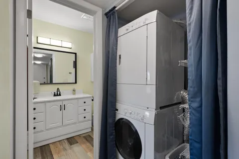 $305,500 | 348 County Road B, Unit 8, Fontana, WI 53125