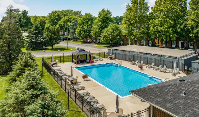 $305,500 | 348 County Road B, Unit 8, Fontana, WI 53125