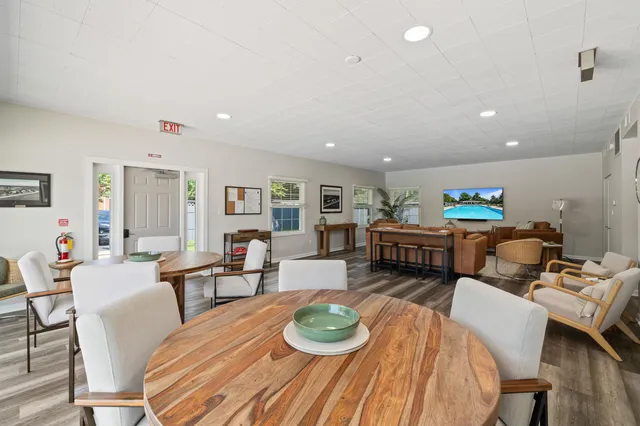 $305,500 | 348 County Road B, Unit 8, Fontana, WI 53125