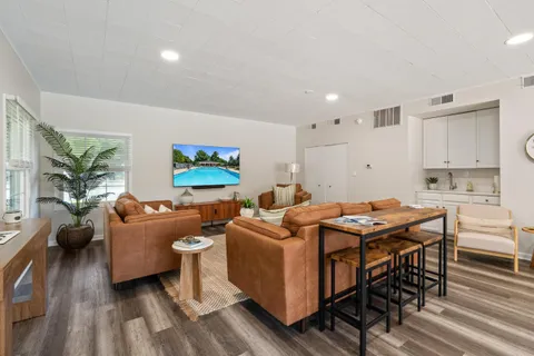 $305,500 | 348 County Road B, Unit 8, Fontana, WI 53125