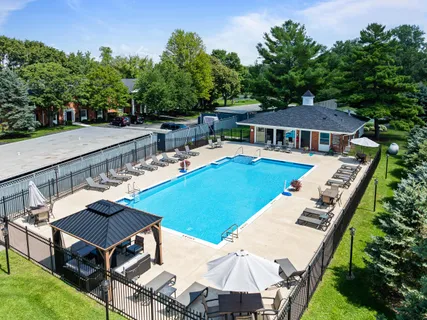 $305,500 | 348 County Road B, Unit 8, Fontana, WI 53125