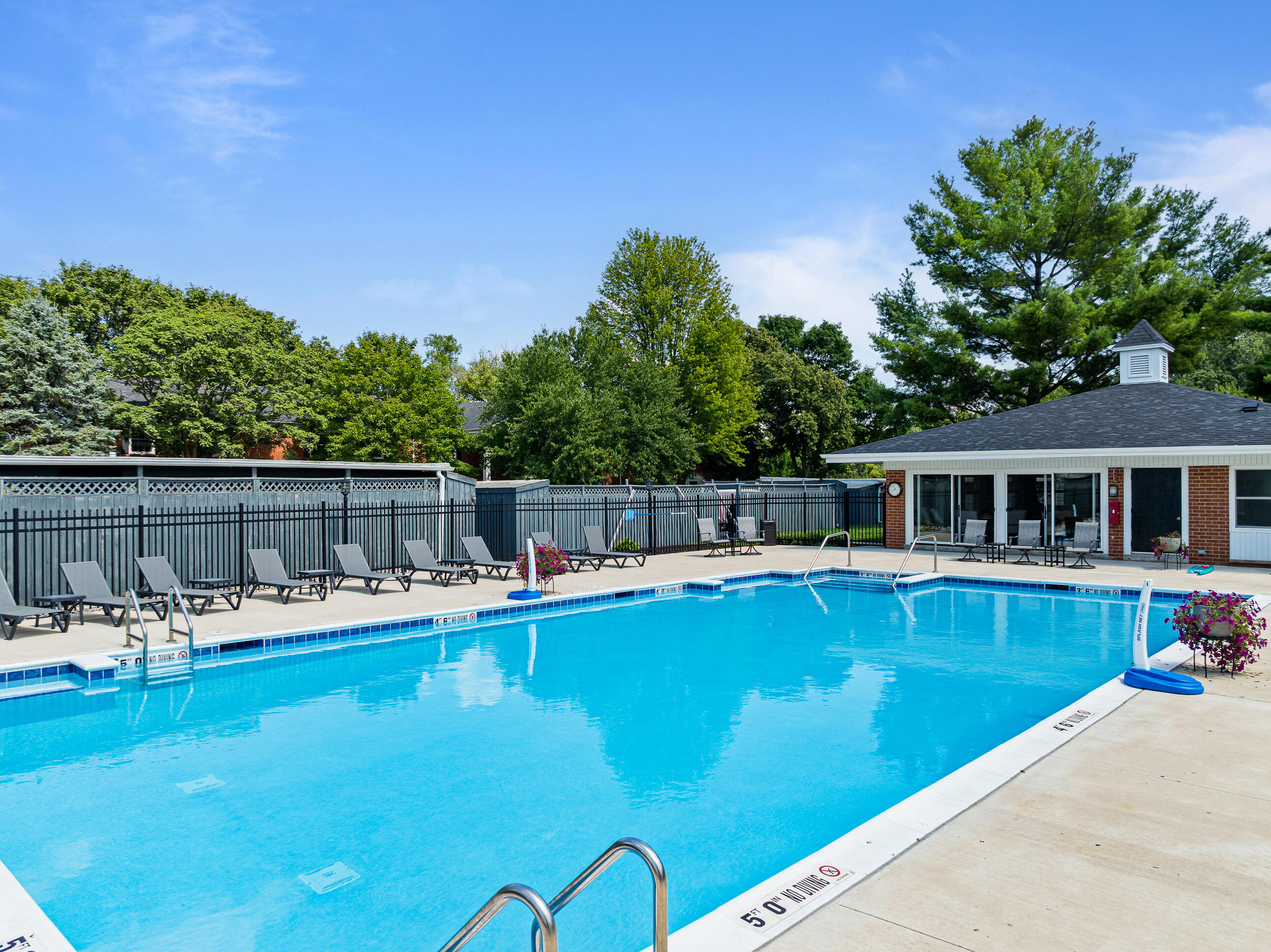 348 County Road B, Unit 8 Fontana, WI 53125 - Photo 42 of 83 CCE-11