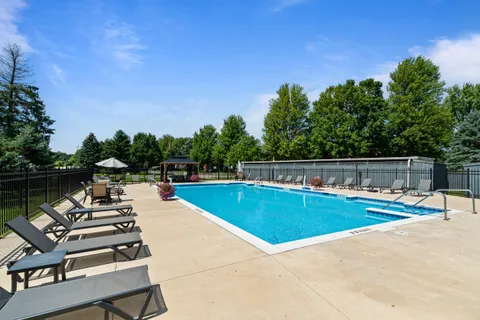 $305,500 | 348 County Road B, Unit 8, Fontana, WI 53125