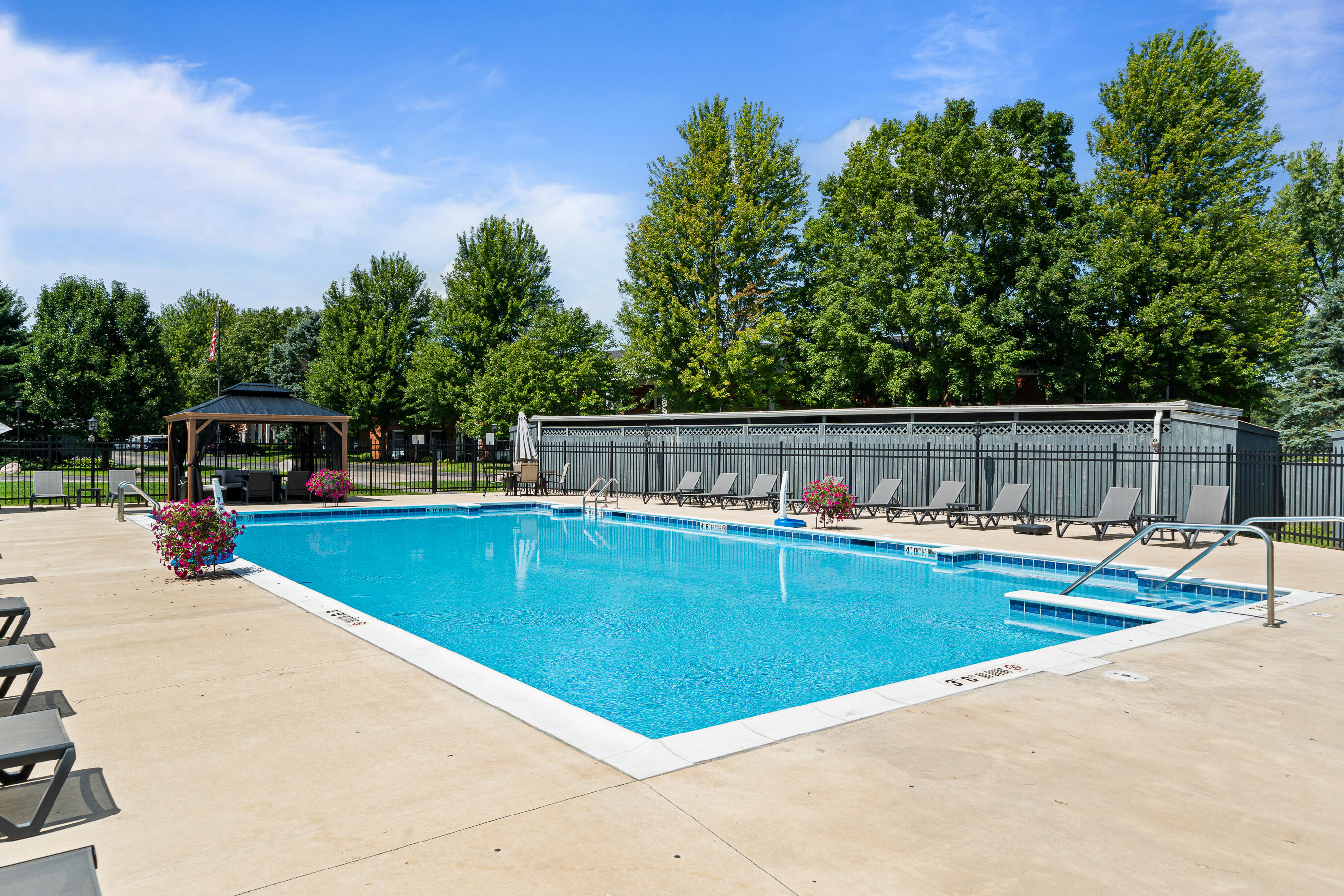 348 County Road B, Unit 8 Fontana, WI 53125 - Photo 45 of 83 CCE-7