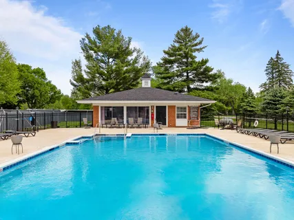 $305,500 | 348 County Road B, Unit 8, Fontana, WI 53125