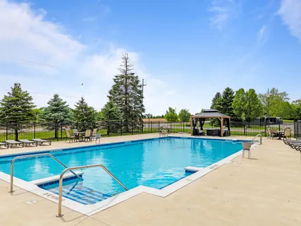 $305,500 | 348 County Road B, Unit 8, Fontana, WI 53125