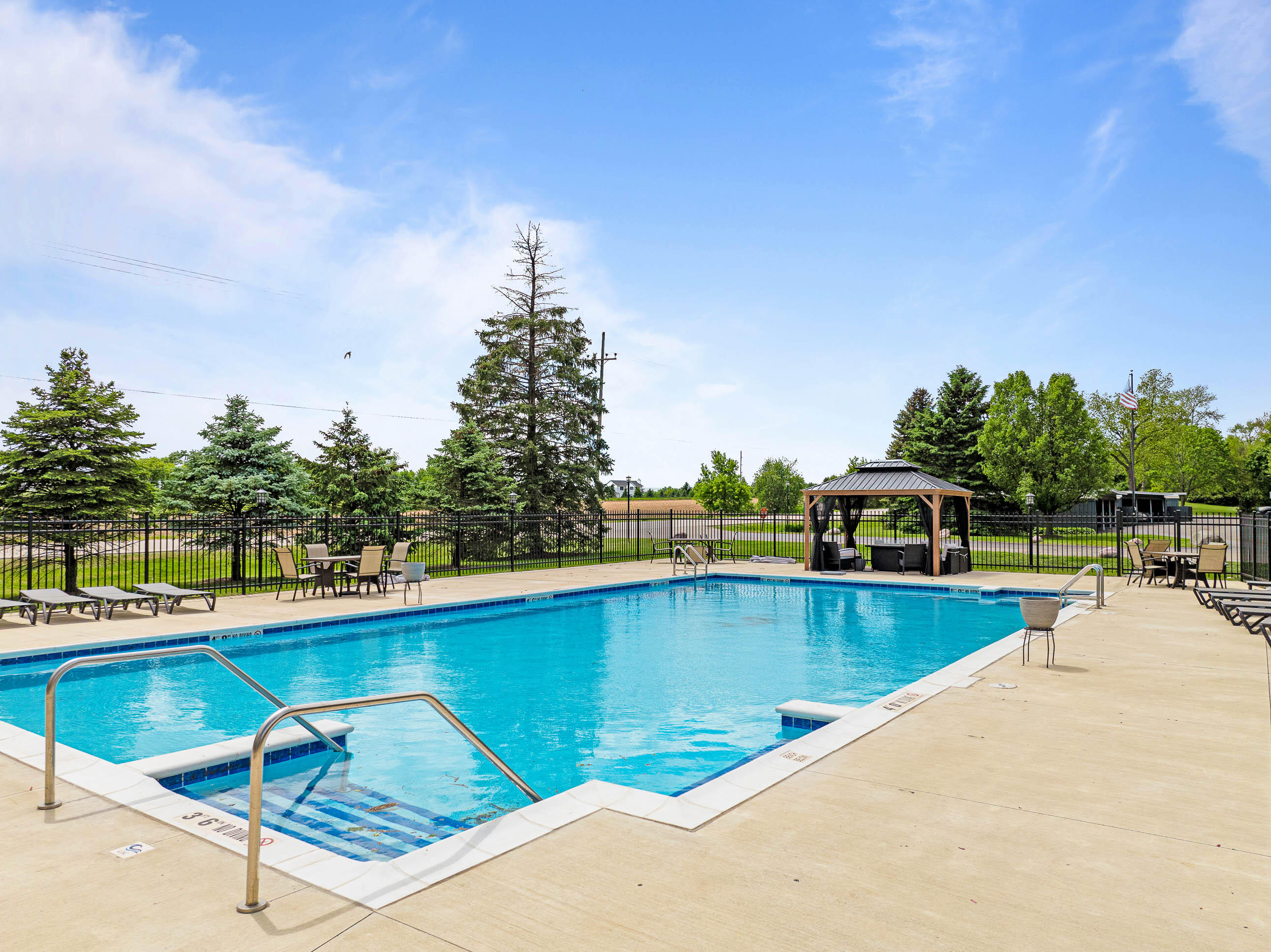 348 County Road B, Unit 8 Fontana, WI 53125 - Photo 50 of 83 348 County Rd B Unit 8-68