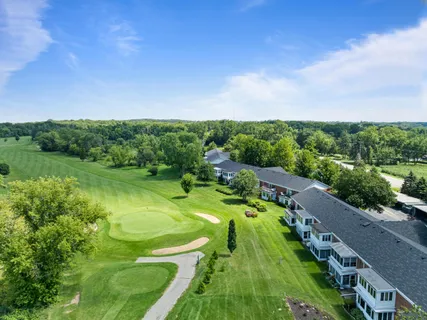 $305,500 | 348 County Road B, Unit 8, Fontana, WI 53125