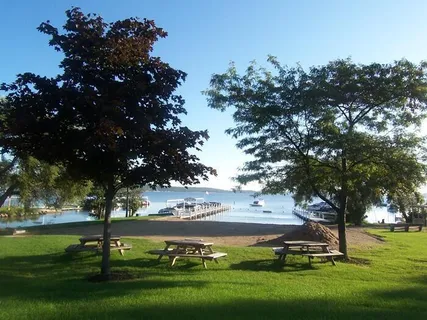 $305,500 | 348 County Road B, Unit 8, Fontana, WI 53125