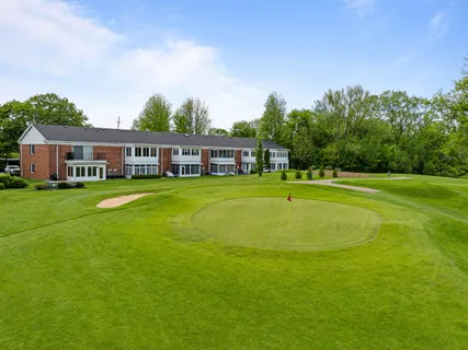 $305,500 | 348 County Road B, Unit 8, Fontana, WI 53125