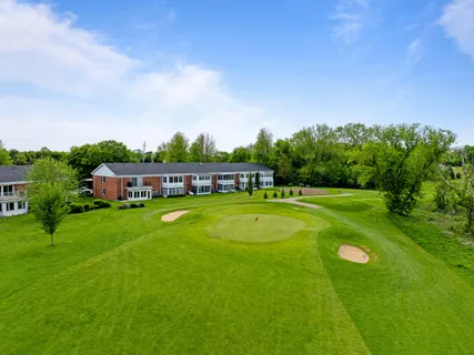 $305,500 | 348 County Road B, Unit 8, Fontana, WI 53125